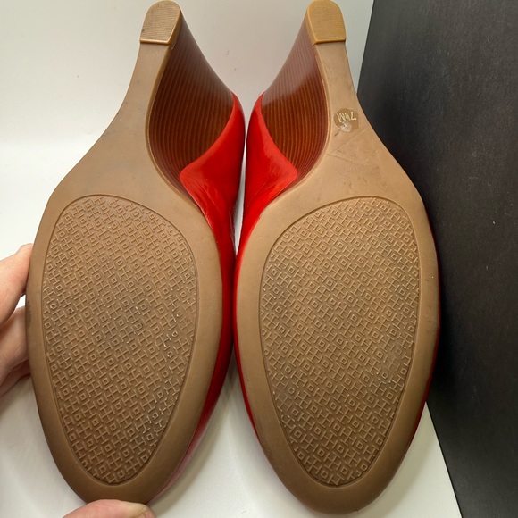 Tory Burch Scarlet Red Wedges with Gold Accent - Picture 11 of 13